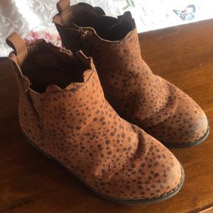 Leopard print boots size 9 toddler girl